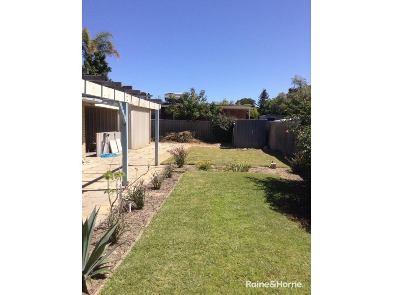 28 Centaurus Street, Rockingham WA 6168