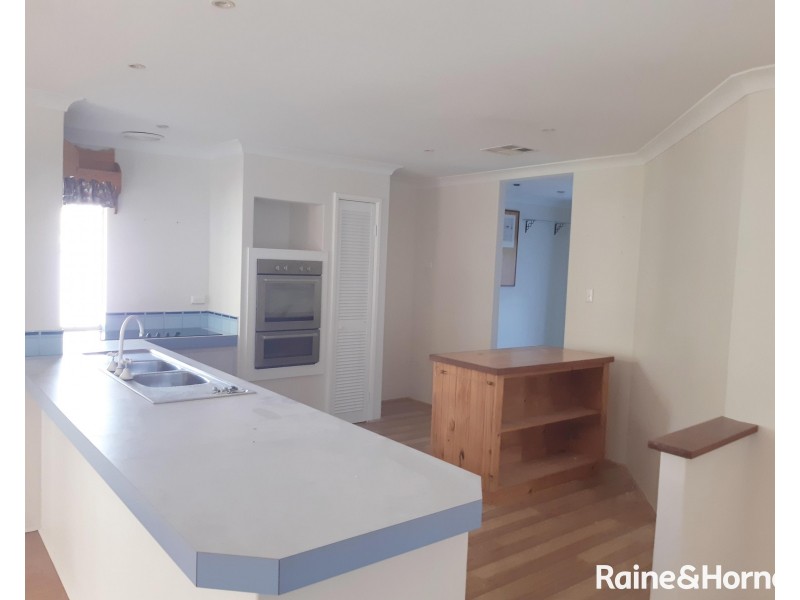 57 Waikiki Road, Safety Bay WA 6169