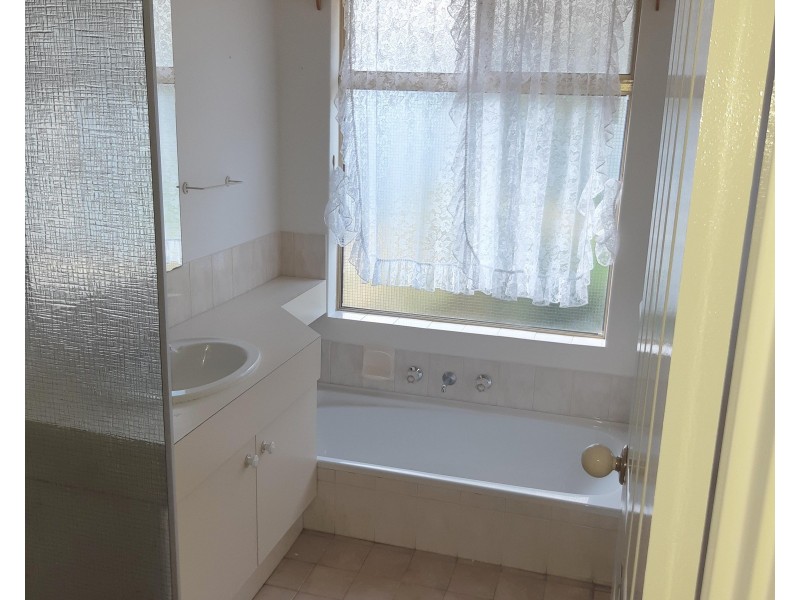 57 Waikiki Road, Safety Bay WA 6169