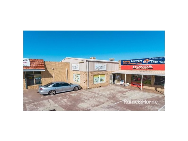 2/18 Livingstone Road, Rockingham WA 6168