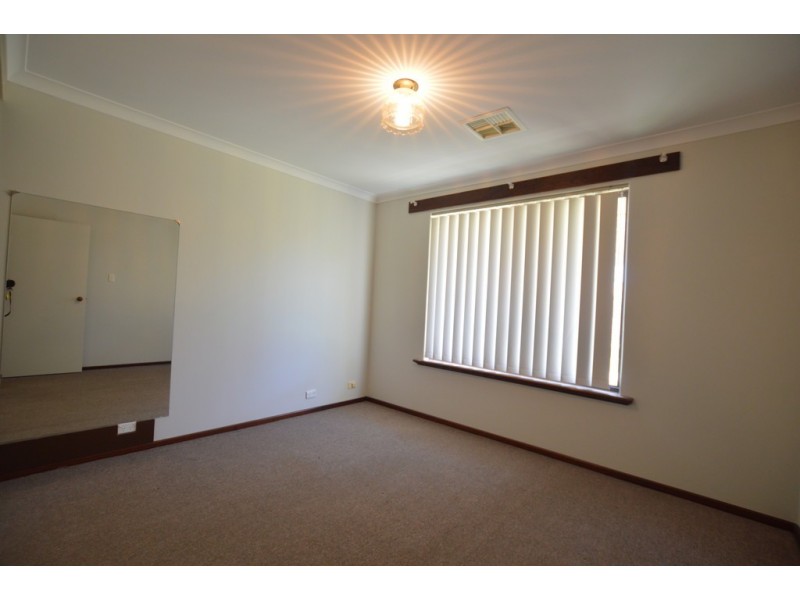 4 Teakdale Close, Safety Bay WA 6169