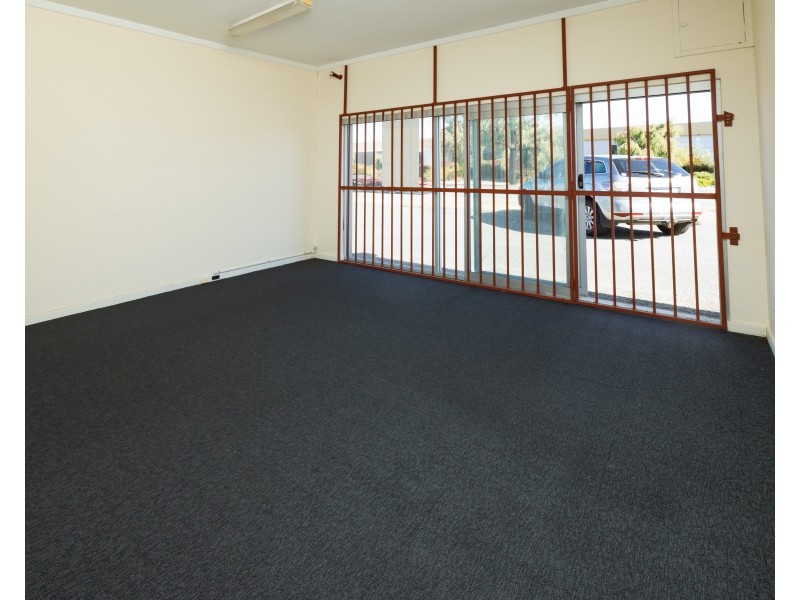 65 Dixon Road, Rockingham WA 6168