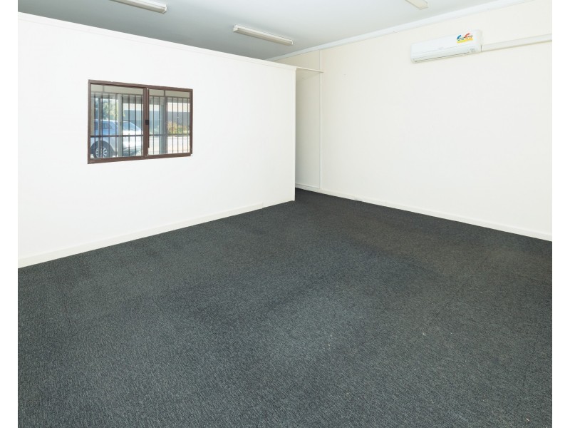 65 Dixon Road, Rockingham WA 6168