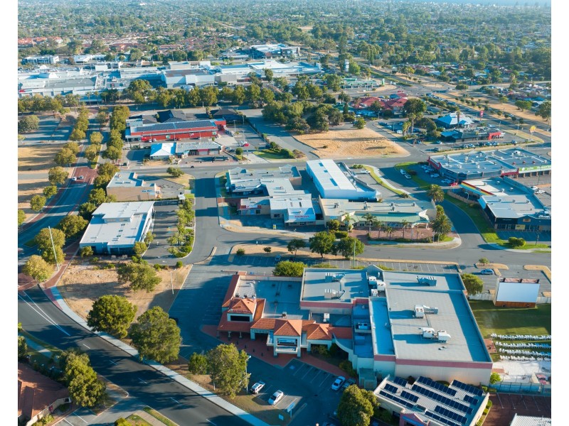 2/14 Livingstone Road, Rockingham WA 6168