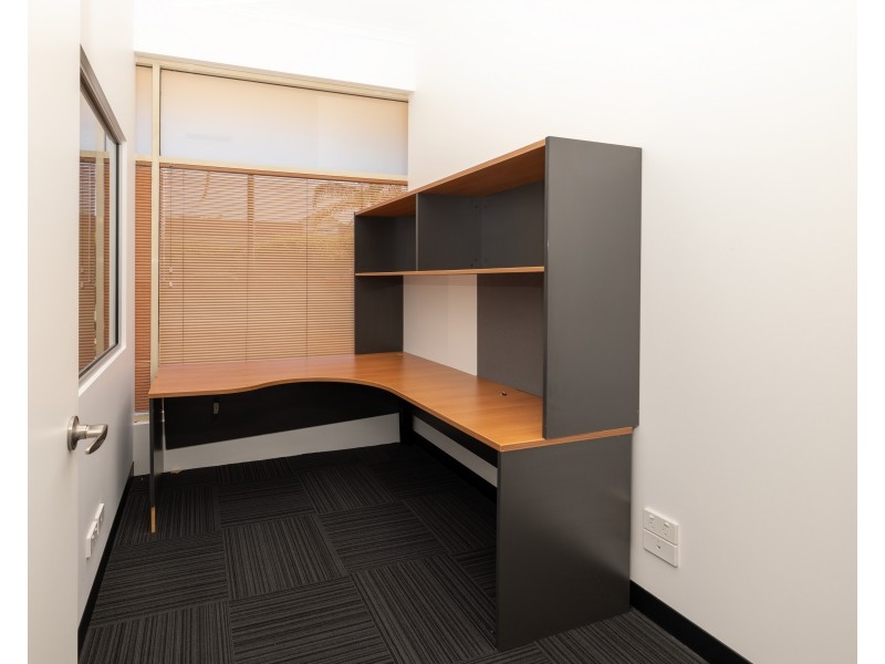 2/14 Livingstone Road, Rockingham WA 6168