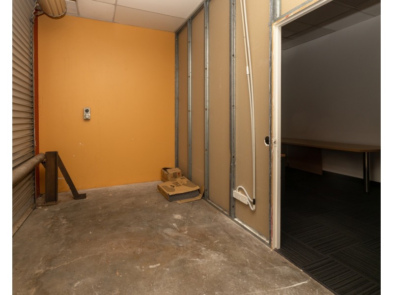 2/14 Livingstone Road, Rockingham WA 6168