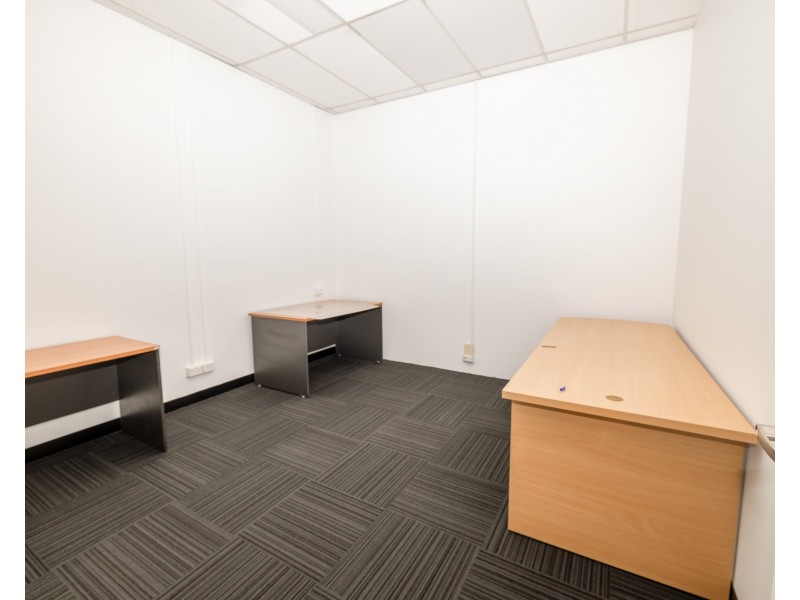 2/14 Livingstone Road, Rockingham WA 6168