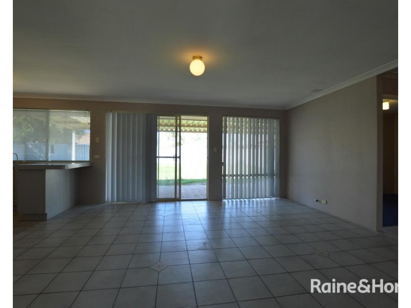 10 Mends Way, Waikiki WA 6169