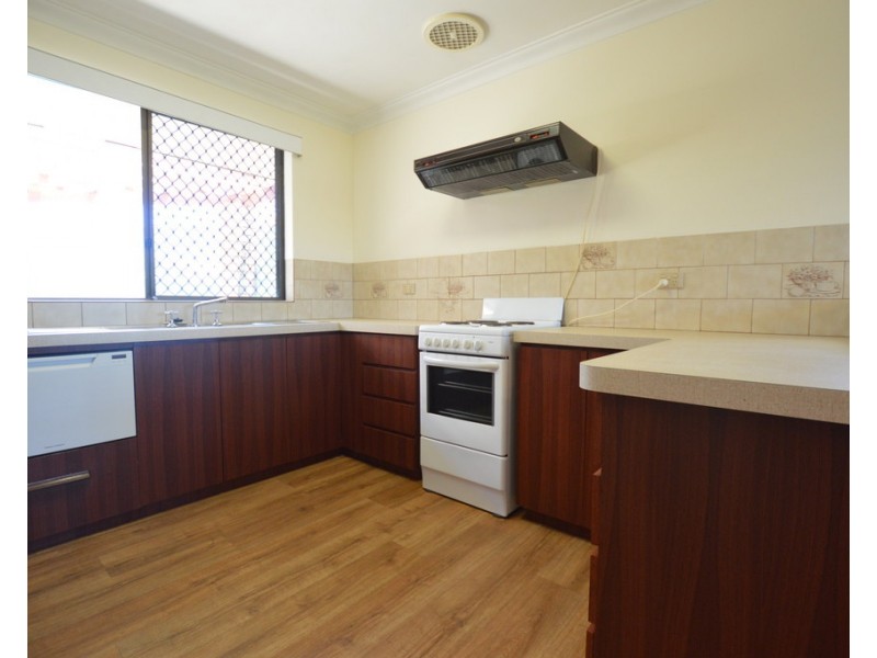 17 Seacrest Street, Safety Bay WA 6169