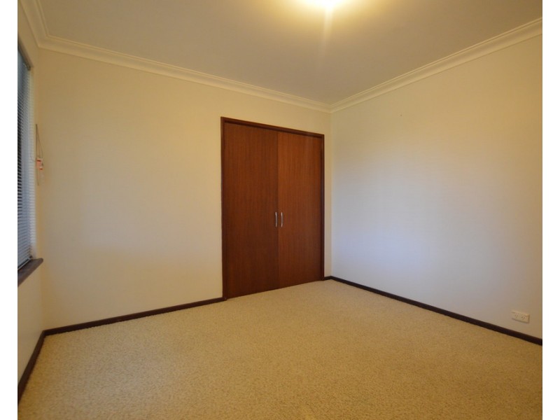 17 Seacrest Street, Safety Bay WA 6169