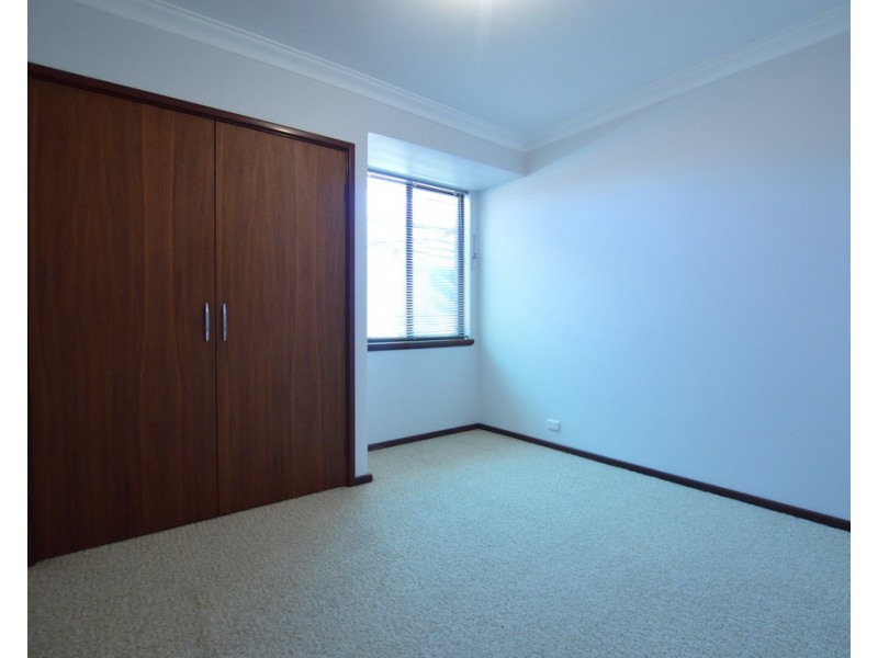 17 Seacrest Street, Safety Bay WA 6169