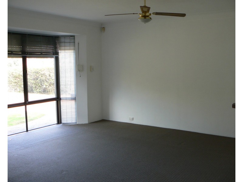 8 Corring Way, Parmelia WA 6167