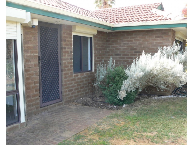 8 Corring Way, Parmelia WA 6167