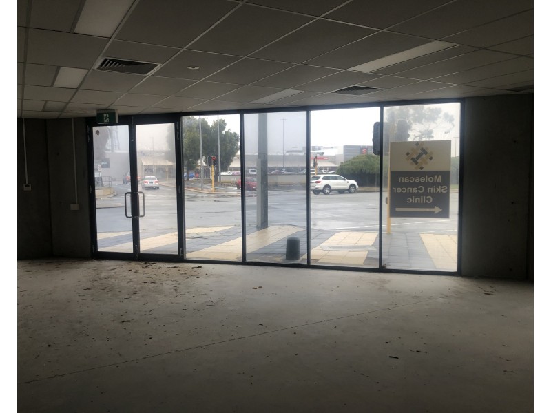 18 Council Ave, Rockingham WA 6168