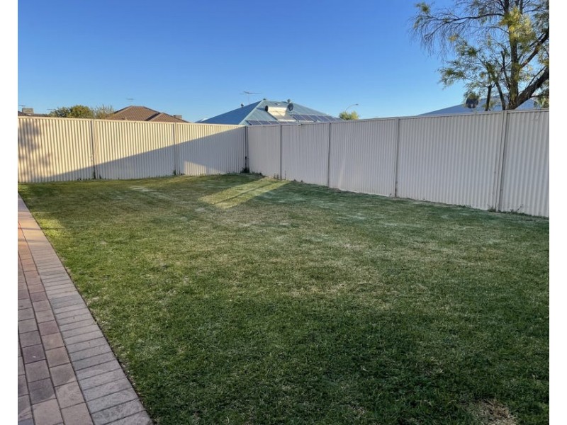 141 Harrington Waters Drive, Waikiki WA 6169