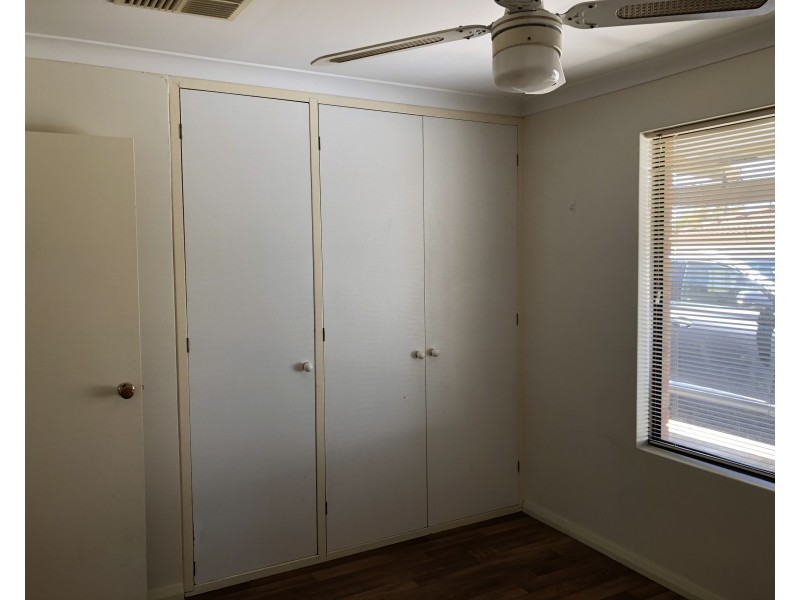 5 A & B Knowle Way, Warnbro WA 6169