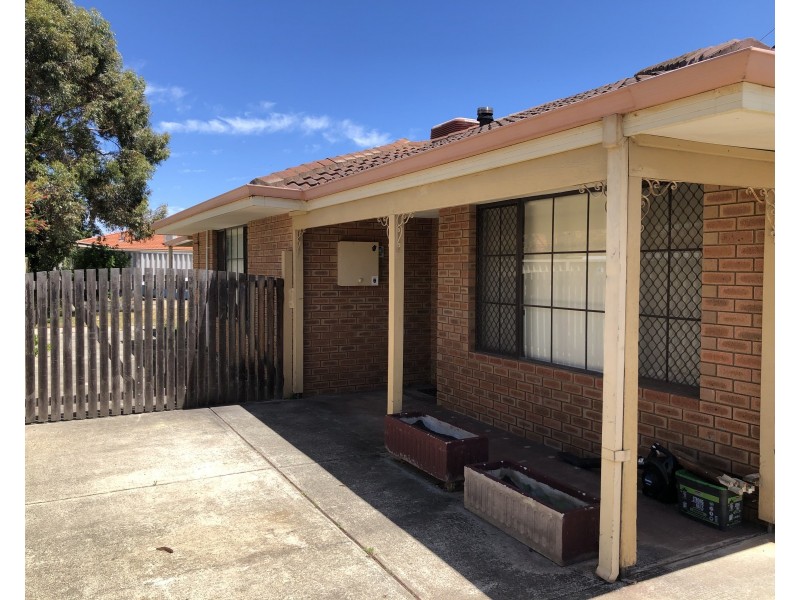 5 A & B Knowle Way, Warnbro WA 6169