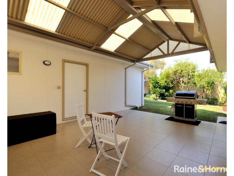 17 Manila Place, Warnbro WA 6169