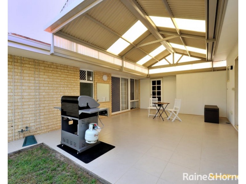 17 Manila Place, Warnbro WA 6169