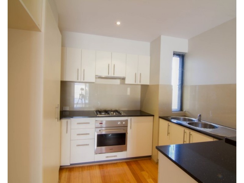 9/18-20 Lake Street, Rockingham WA 6168