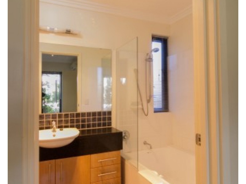 9/18-20 Lake Street, Rockingham WA 6168