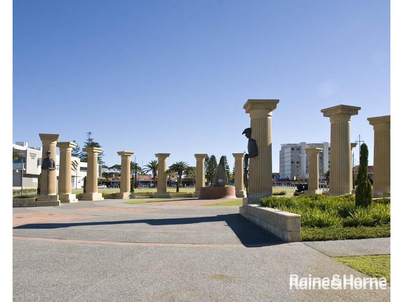 4/15 Kent Street, Rockingham WA 6168