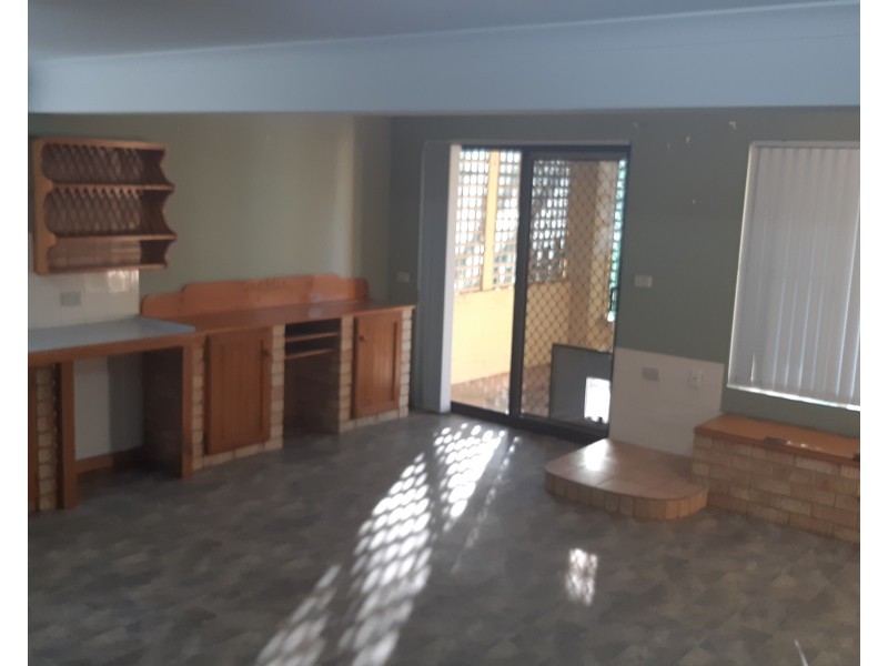 44 Regan Street, Rockingham WA 6168