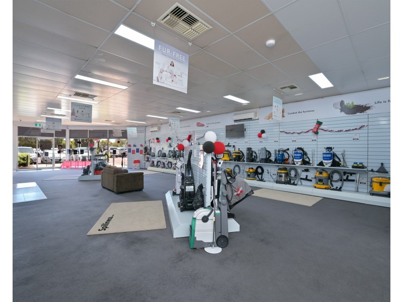 3/8-10 Commodore Drive, Rockingham WA 6168