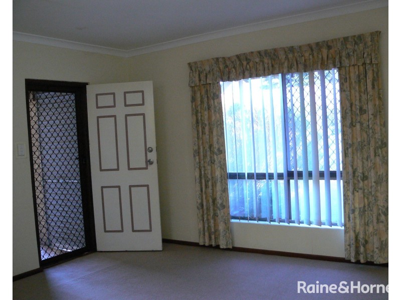 13/4 Merope Close, Rockingham WA 6168