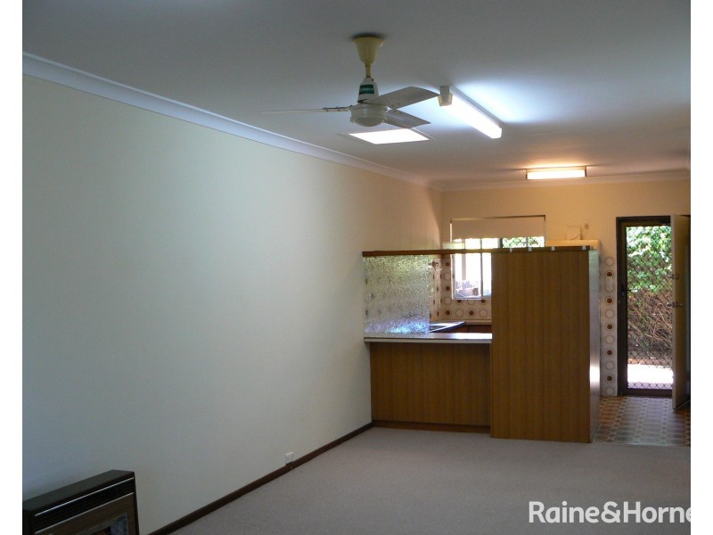 13/4 Merope Close, Rockingham WA 6168