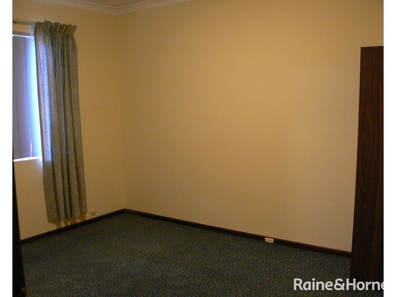 13/4 Merope Close, Rockingham WA 6168