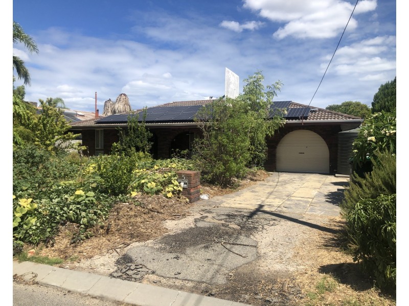 5 Nowranie Place, Hillman WA 6168