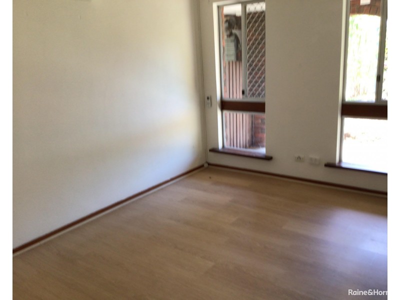 5 Nowranie Place, Hillman WA 6168