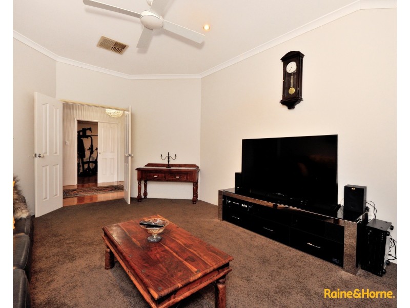 14 Pockett Avenue, Rockingham WA 6168