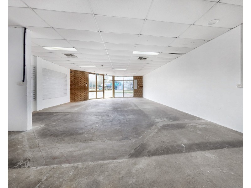 2/4 Leach Crescent, Rockingham WA 6168