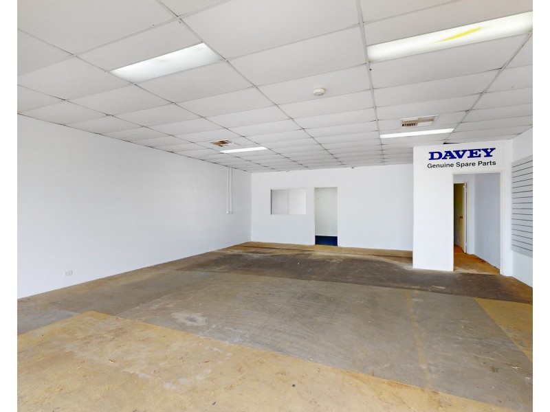 2/4 Leach Crescent, Rockingham WA 6168