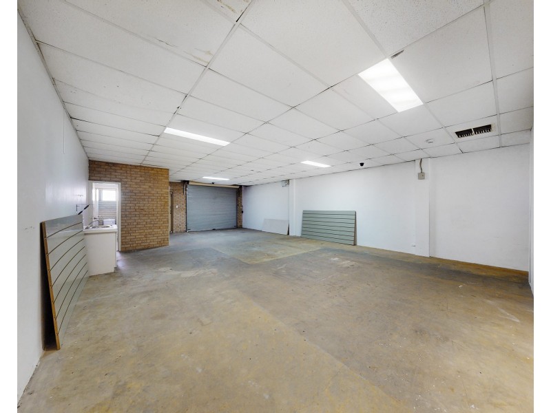 2/4 Leach Crescent, Rockingham WA 6168