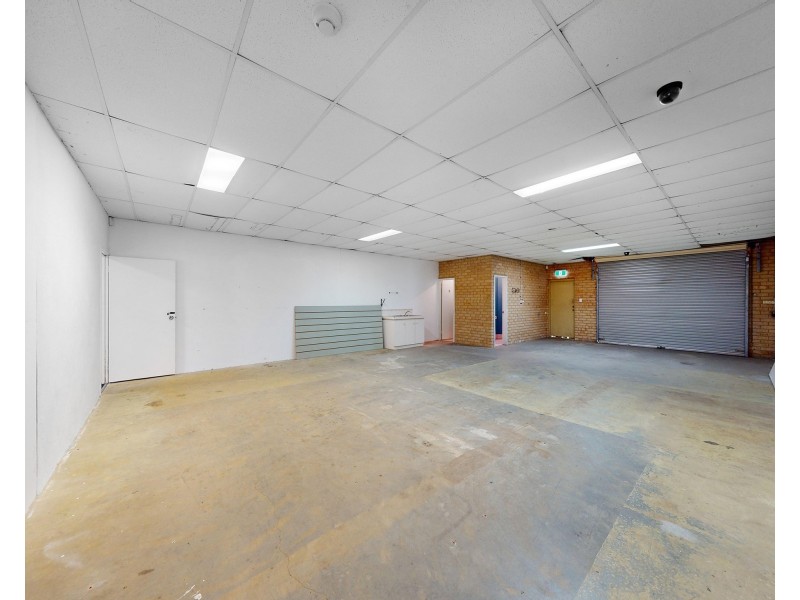 2/4 Leach Crescent, Rockingham WA 6168