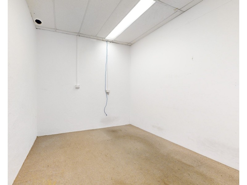 2/4 Leach Crescent, Rockingham WA 6168