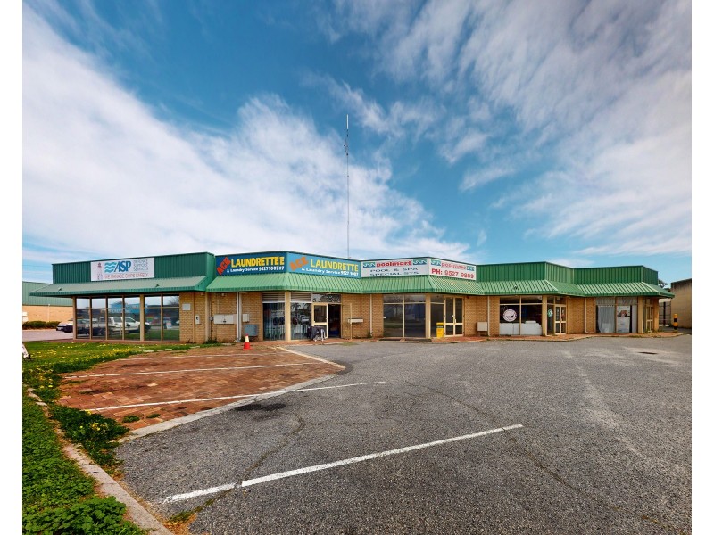 2/4 Leach Crescent, Rockingham WA 6168