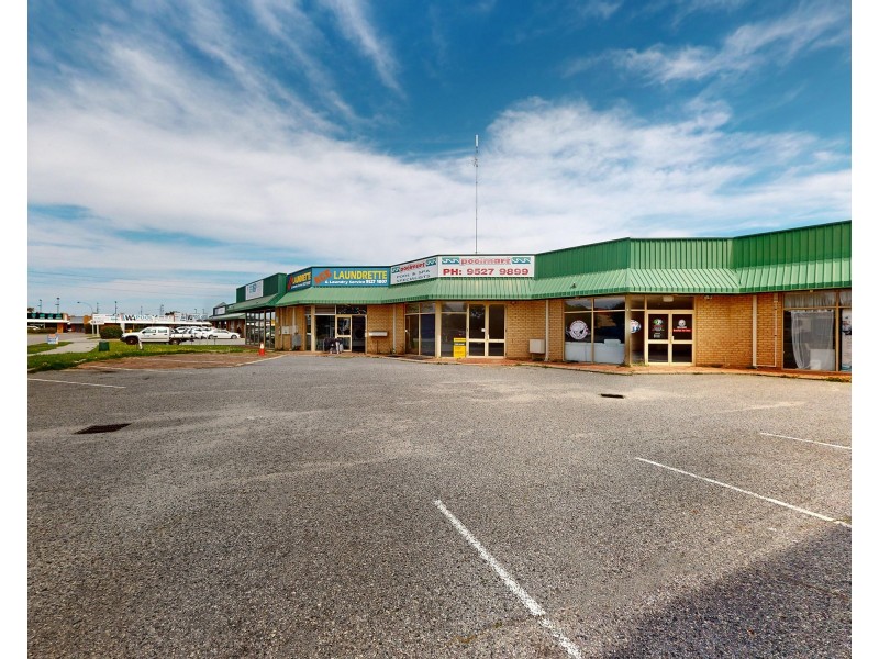 2/4 Leach Crescent, Rockingham WA 6168