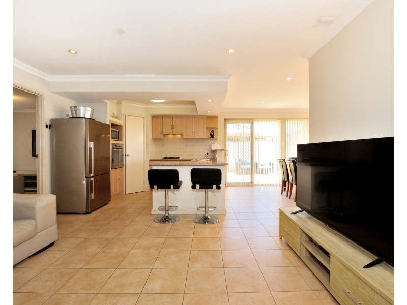 29/121 Grand Ocean Blvd, Port Kennedy WA 6172