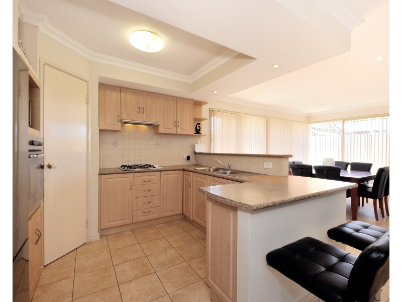 29/121 Grand Ocean Blvd, Port Kennedy WA 6172