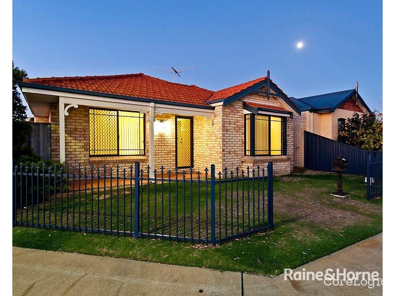 31 Zaragoza Drive, Port Kennedy WA 6172