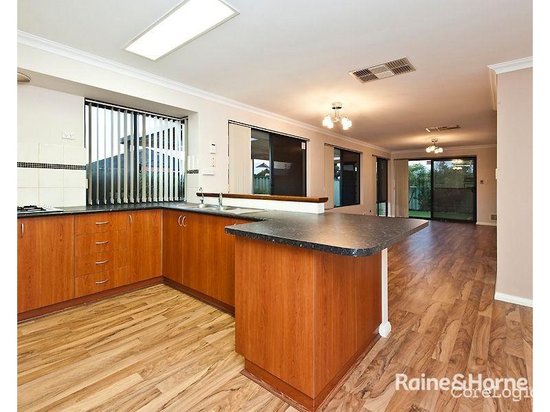 31 Zaragoza Drive, Port Kennedy WA 6172