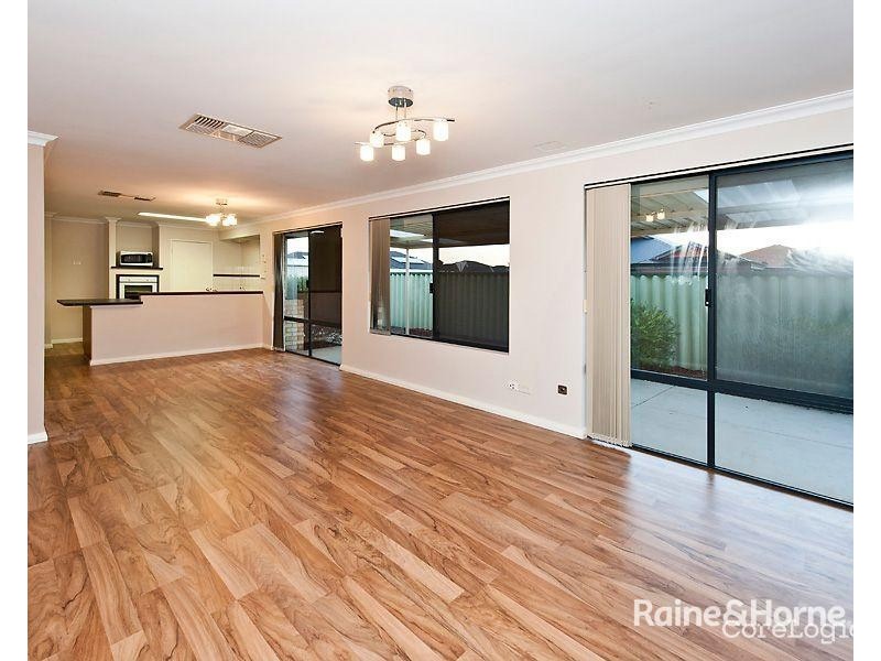 31 Zaragoza Drive, Port Kennedy WA 6172