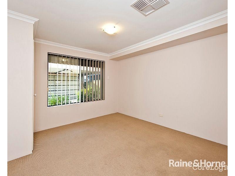 31 Zaragoza Drive, Port Kennedy WA 6172