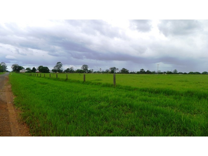 1 Tremlin Dr, Howard QLD 4659