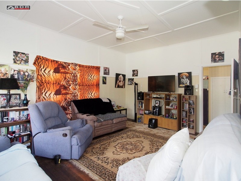 25 West Street, Childers QLD 4660