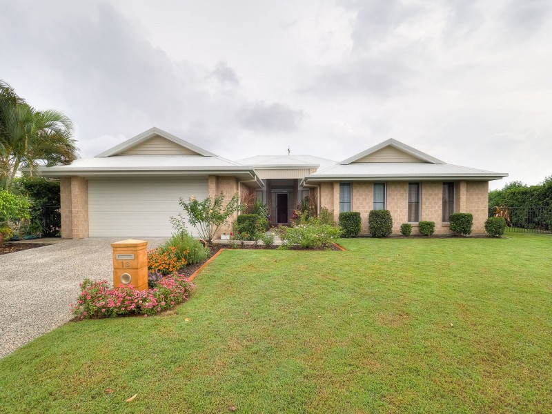 13 Fulmar Court, Burrum Heads QLD 4659